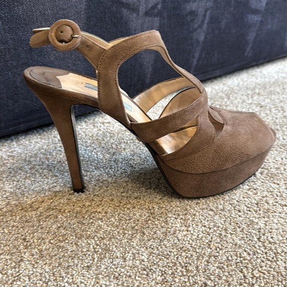 Prada beige suede platform sandals - Picture 4 of 11